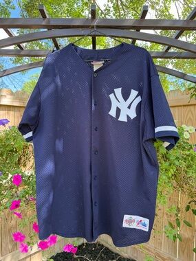 Majestic Mesh New York Yankees Athletic Jersey with White and Red Logo Patch